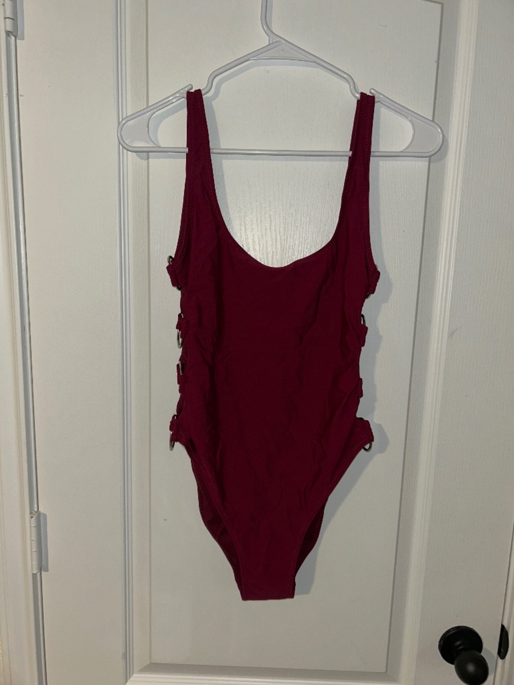 Kensie Magenta Side Ring One Piece Swimsuit Size Medium